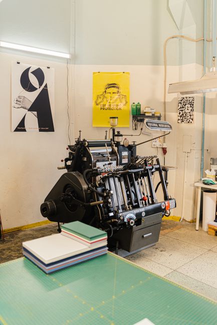 Commercial printing press for marketing materials in Orange County